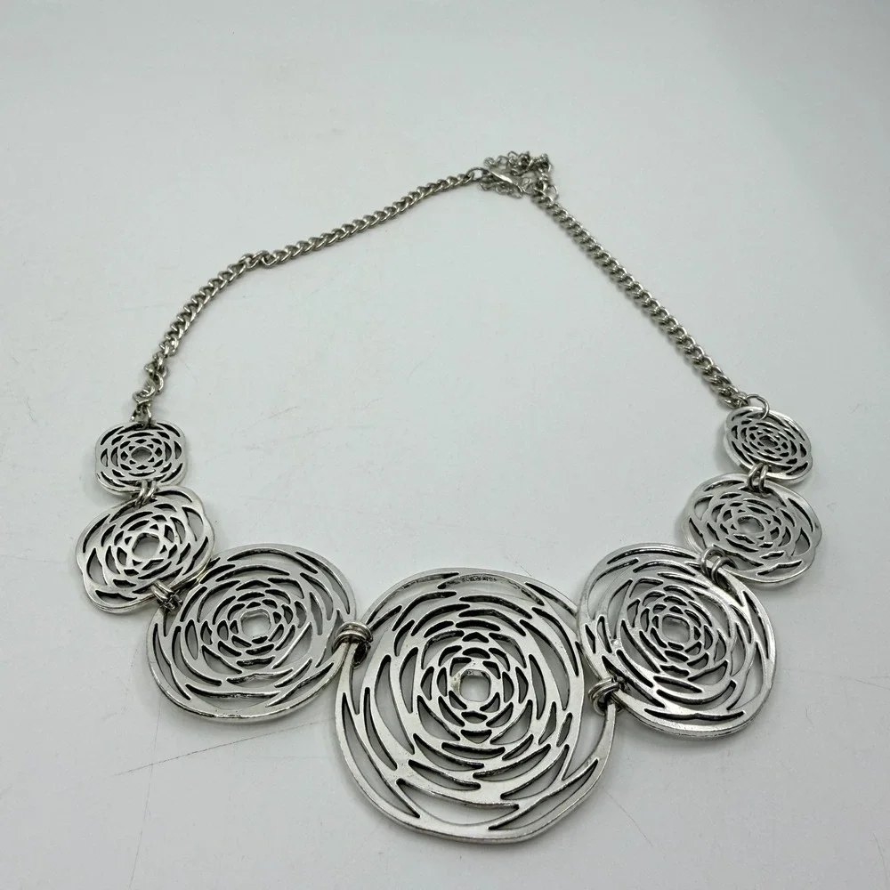 Necklace Silver Tone Spiral Rose Disc Statement Vintage Floral Boho Bib Chain